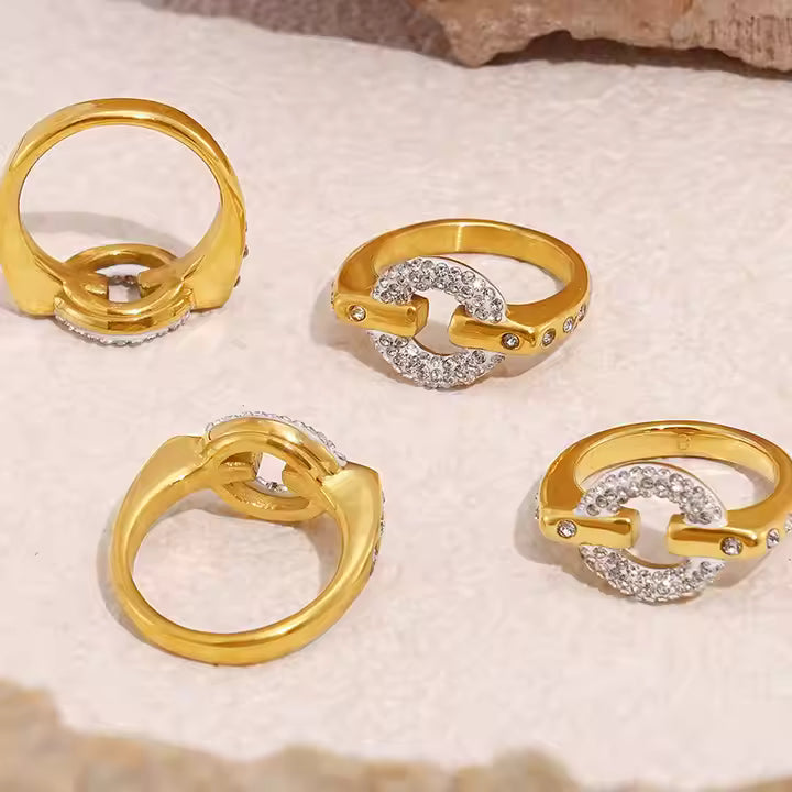 Eternelle — Pavé Circle Ring